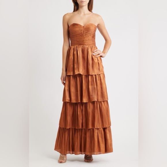 Lulus Dresses & Skirts - Lulus Bella Strapless Tiered Gown